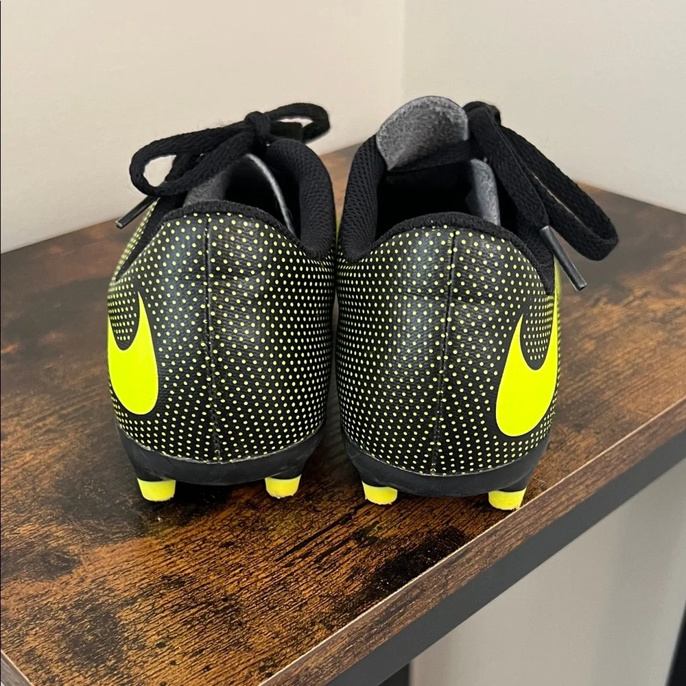 Nike Neon Yellow and Black Bravata Li Firm Ground Soccer Cleats